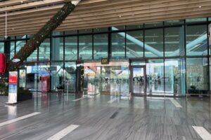 タンソンニャット空港から始まる調査